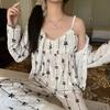 Pijama Nuevo de Terciopelo Dorado Otoño e Invierno para Mujer, Conjunto Cálido de Tres Piezas de Terciopelo Dorado con Diamantes y Mangas Largas con Copas, Ropa Sexy para Casa