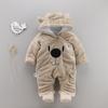 Macacão grosso de outono e inverno para bebê, macacão de lã coral com capuz e pé com botão de pressão, roupa de algodão acolchoada de uma peça para entrega