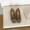 Zapatos planos de lunares estilo coreano con punta cuadrada, nueva colección otoño 2026 para mujer, con un diseño suave y elegante con lazo y estilo slip-on, parecidos a los bailarines