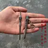Espada de Metal Espada de Ángel Corazón de Polvo tamaño pequeño Modelo de Arma Fría Mini Espada Pequeña para Niños Colgante Llavero