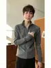 Camiseta de terciopelo alemán gris oscuro con cuello semi-alto y manga larga para hombre, cálida para otoño e invierno, ajuste slim, ropa deportiva tipo americano para fitness