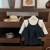 Conjunto Versátil Tendência Outono Estilo Coreano para Meninas com Manga Flare e Estampa Xadrez, Body Manga Longa para Bebê, Calça Flare Lisa para Crianças