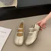 Sapatos Mary Jane Suaves Estilo Coreano para Mulheres 2026 Novo Modelo Fivela Dupla Plano Solado Macio Bico Arredondado Sapatos de Couro