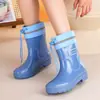 Botas de lluvia cortas impermeables, zapatos de agua de moda, botas de lluvia con tobillo elástico, zapatos de goma de cocina antideslizantes y resistentes al desgaste, botas de lluvia cálidas para mujer