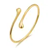 Pulseira de Braço Simples e Estilosa Mais Vendida Transfronteiriça, Pulseira de Braço com Anel Liso de Liga Leve de Luxo Personalizada em Forma de Gota d'Água, Acessório de Mão Versátil Ajustável