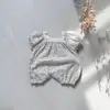 INS verão bebê de renda quadrado colar floral de manga curta terno de escalada para bebê menina princesa