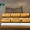 Madera de Durazno Ciprés Rojo "El Dinero Está Llegando" Dos Pasteles Cuadrados Accesorios Accesorios Wenwan Joyería DIY