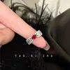 "Fuegos Artificiales de Rosa" Anillo Abierto de Circonita Roja Super Brillante Ruili 2024 Nuevo Anillo de Moda de Alta Gama para Mujer