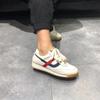 Sapatos Brancos de Couro Bovino de Primeira Camada para Mulheres com Forro Simples e Veludo Respirável Lançamento Primavera/Verão 2025 Novo Estilo Esportivo Casual com Sola Grossa Sapatos Forrest Gump