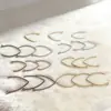 Venda Quente Transfronteiriça Aço Inoxidável 316L Ganchos de Orelha em Forma de V Acessórios para Brincos de Joias DIY Fio de Orelha em Forma de V de Aço Titânio Fabricante Atacado