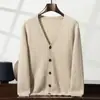 Suéter de cachemira con cuello en V para hombre, estilo urbano simple para papás, ropa exterior cálida, cárdigan de punto de cachemira de lujo ligero
