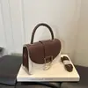Bolso Cruzado Texturizado Vintage 2026 para Mujer, Bolso Cuadrado Pequeño de Lujo Ligero Otoño/Invierno, Bolso Cruzado de Silla de Montar Versátil de Nicho para Mujer