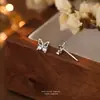 Brincos de Prata Esterlina S925 com Borboleta Vazada para Mulheres Estilo Floresta Exquisito de Nicho Pequenos e Versáteis Brincos de Zircônia Estilo Coreano Pequenos e Frescos