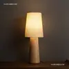 Nova luminária de mesa decorativa de tecido vintage para quarto, cabeceira, escritório, lâmpada de ambiente artística simples e texturizada em madeira esculpida