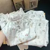 Nuevo cárdigan pijama de cuello redondo para mujer, con tejido de algodón nube, estampado de animalitos, manga larga y pantalón largo, adecuado para usar tanto en interiores como en exteriores en otoño.