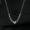 Corrente para Clavícula Elegante com Zircônia Microincrustada, Galvanizada a Ouro Real para Mulheres, Colar com Pingente de Coração de Design Exclusivo, Corrente de Pescoço Estilo Minimalista