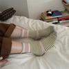 Calcetines sin costuras con borde enrollado para mujer, calcetines a media pantorrilla a rayas con bloques de color, estilo moderno Ins, calcetines largos holgados versátiles casuales coreanos y japoneses de primavera y otoño