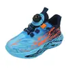 Tênis de Corrida Infantil Estudante 2026 Primavera e Outono Novos Malha Respirável Meninos Sapatos Individuais Fivela Giratória Solado Macio Tênis Esportivo