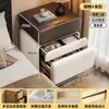 Mesita de noche de madera maciza con cerradura de huellas dactilares, Nuevo modelo 2026, Estilo de mediados de siglo, Sensación simple y de alta gama, Armario pequeño de almacenamiento para dormitorio