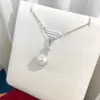 Collar floral de perlas de plata de ley 925 para mujer, diseño de nicho estilo francés, simple y lujoso, cadena para la clavícula de alta gama al por mayor
