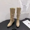 Botas de Caballero Retro con Aumento Interno de Altura Versión de Tacón Grueso Apilado Nuevo Estilo Adelgazantes Botas Largas Botas de Mujer En Stock Plisadas Petite