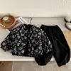 Conjunto Grueso de Tres Piezas para Niños Otoño e Invierno 2025 Nuevo Estilo Invierno Estilo Coreano Conjunto de Sudadera de Terciopelo para Niñas Pequeñas y Medianas y Bebés