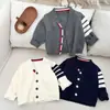 Suéter para niño hecho a medida ropa de primavera tejido top cárdigan para bebé niño suéter de punto fino abrigo