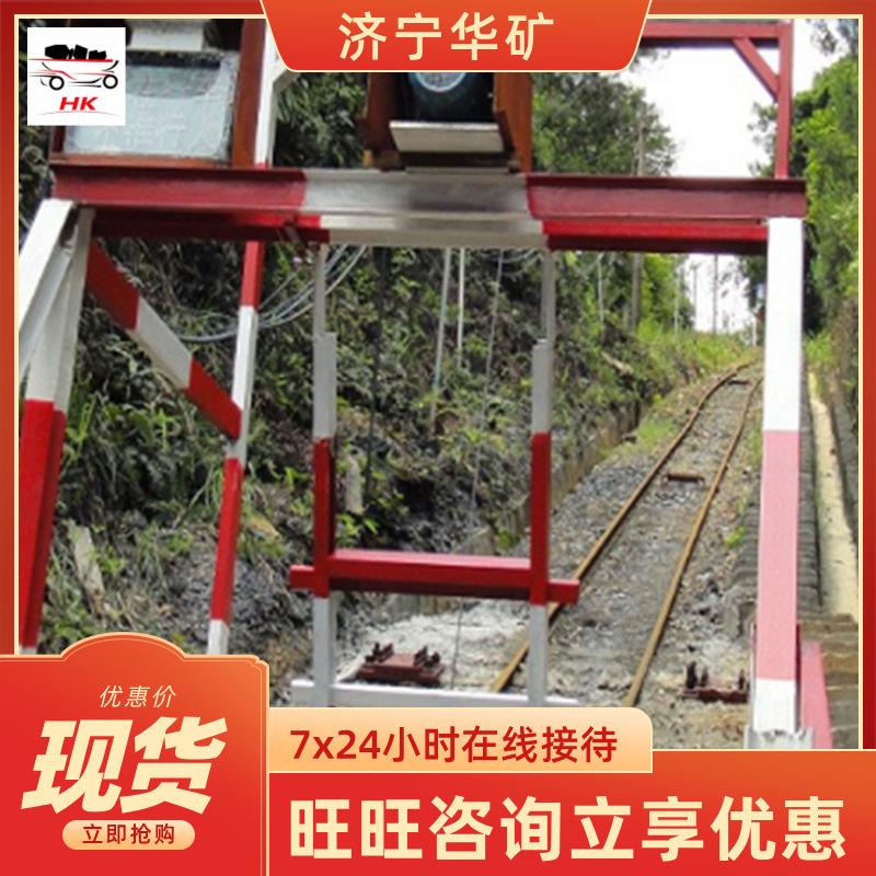 13863791411_1823631310----