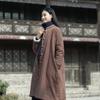 2026 Invierno Nuevo Retro Estilo Chino Cuello Alto Estilo Chino Bloque de Color Abotonado Longitud Media Chaqueta de Algodón Holgada Abrigo de Lino y Algodón