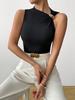 Camiseta sin mangas plisada de color puro versátil de moda nueva para primavera y verano 2024 para mujer europea y americana transfronteriza