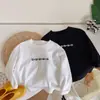 Ropa Unisex para Niños de Primavera y Otoño Camiseta Bebé Elegante Personalidad Infantil Moderna Blanca Algodón Puro Letra Impresión Negra Camiseta Base