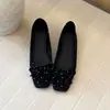 Zapatos de tacón alto para la noche con punta cuadrada y lazo, boca poco profunda, nuevo de verano 2026, moda francesa, suela blanda, sin cordones, para ir al trabajo y uso al aire libre