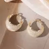 Pendientes Cruzados Europeos y Americanos de Aleación Perla Geométricos Metálicos Pendientes de Temperamento Femenino Diseño de Nicho Pendientes Versátiles para Mujer