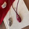 Blogger de Corea del Sur Mismo collar con colgante color vino tinto para mujer cadena larga de lana plateada con forma de gota de agua accesorios de alta gama