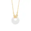 Collar de Plata de Ley S925 con Calcedonia Blanca y Hebilla de Seguridad para Mujer, Cadena para Clavícula de Mariposa con Diamantes, Estilo de Lujo Accesible de Nicho, Regalo