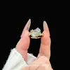 Nuevo anillo de moda de alta gama versátil estilo vintage con forma de estrella y diamantes, lujo ligero, anillo personalizado único y lujoso