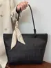 Yue Zi 2026 Outono Inicial Nova Bolsa Tote Simples de Grande Capacidade Feminina Estilosa Moda Tendência para o Dia a Dia Ombro Único Bolsa Casual