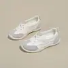 Ins versión coreana de zapatillas de entrenamiento alemanas para mujer 2026 otoño suela gruesa para aumentar altura nuevo modelo estudiante deportivo estilo callejero zapatos casuales K1528