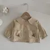 Chamarra cortavientos para bebé estilo INS para primavera y otoño con bolsillo de oso y cuello de doble capa con encaje para niñas, cárdigan de un solo botón