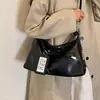 Bolsa de ombro sob o braço de grande capacidade, novo estilo coreano de luxo leve, bolsa de mão vintage fashion para mulheres, requintada outono 2026