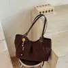 Bolso moderno de lunares de gran capacidad para mujer, nuevo bolso de hombro casual y relajado 2026, adecuado para estudiantes universitarios y personas que van al trabajo