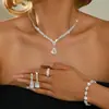 Conjunto de Brincos de Joias Modernos Europeus e Americanos Transfronteiriços para Noivas, Casamentos, Festas e Banquetes, Conjunto de Colar e Brincos de Strass