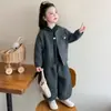 Conjunto de três peças com capuz de urso, espesso, estilo coreano para meninas, para primavera e outono de 2026, nova moda, roupa infantil para meninas pequenas