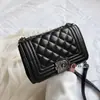 Bolso de alta calidad para mujer 2023 nuevo diseño de nicho bolso de axila estampado vintage bolso pequeño cuadrado de hombro cruzado