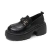 Estilo Britânico Salto Bloco Sapatos Pequenos de Couro Fivela de Metal Outono Versátil Slip-on Mocassins Feminino 2026 Salto Alto Pessoa Preguiçosa Sapatos Individuais