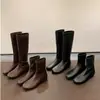 Botas Elásticas Afuniladas de Bico Redondo Retrô 2026 Nova Coleção Outono Versátil Aumentadoras Internas de Altura Botas Skinny Solado Macio Confortáveis Botas de Moda