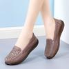 Sapatos Croc de Couro de Vaca Femininos Moda de Verão Agasalho Versátil Vazado Respirável Tamanho Grande Sandálias Slip-On para Mães de Meia-Idade e Idosas