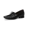 Sapatos de camurça com cadarço de bico quadrado e salto grosso, design de nicho de 3 cm, boca rasa, novos 2026, mocassins slip-on, sapatos pequenos de couro femininos