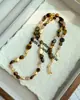 Colar de Pedras Naturais Olho de Tigre com Pedras de Âmbar de Alto Padrão, Estilo Retro de Luxo Leve, Corrente para Clavícula com Pedras Coloridas Naturais