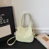 Bolsa de ombro de lona com estampa de estrelas estilo coreano para mulheres, nova moda 2026, grande capacidade, bolsa de axila, estilosa e versátil para o dia a dia